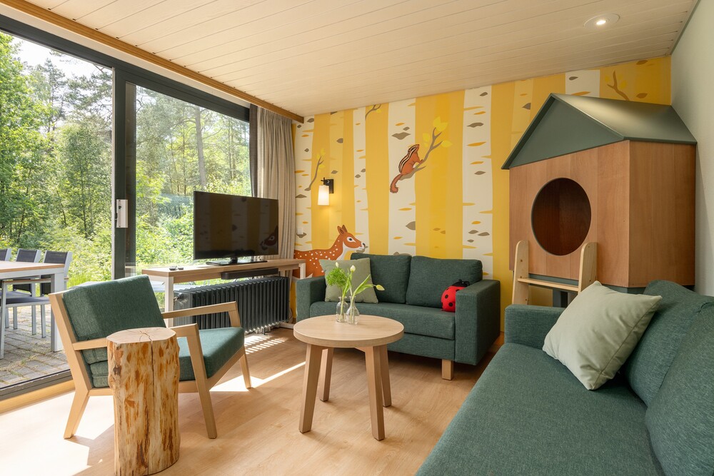 Wohnbereich eins Waldtiere-Bungalows